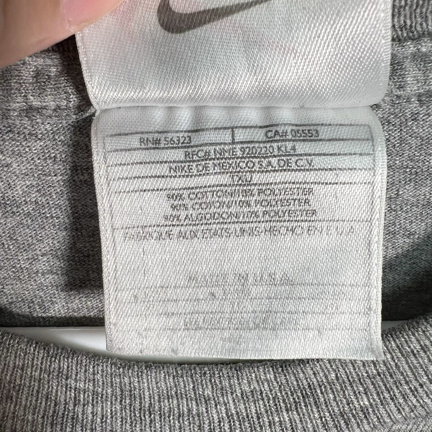 Nike VINTAGE Nike 90s Graphic Tee Shirt Adult XL Gray Sportswear Mens Size US XL / EU 56 / 4 - 6 Thumbnail