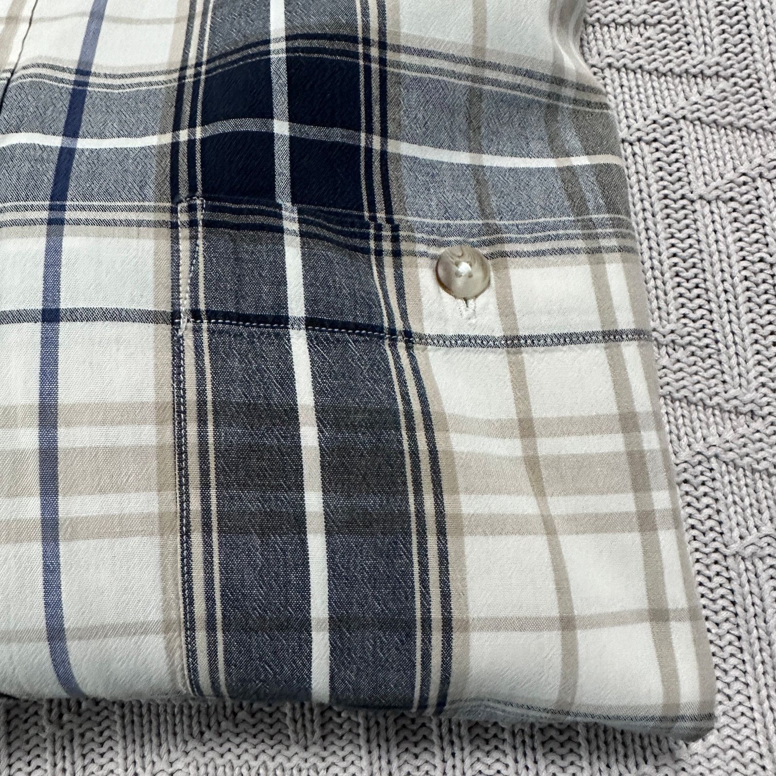 Joseph Abboud Joseph Abboud navy plaid button down Size US M / EU 48-50 / 2 - 4 Thumbnail