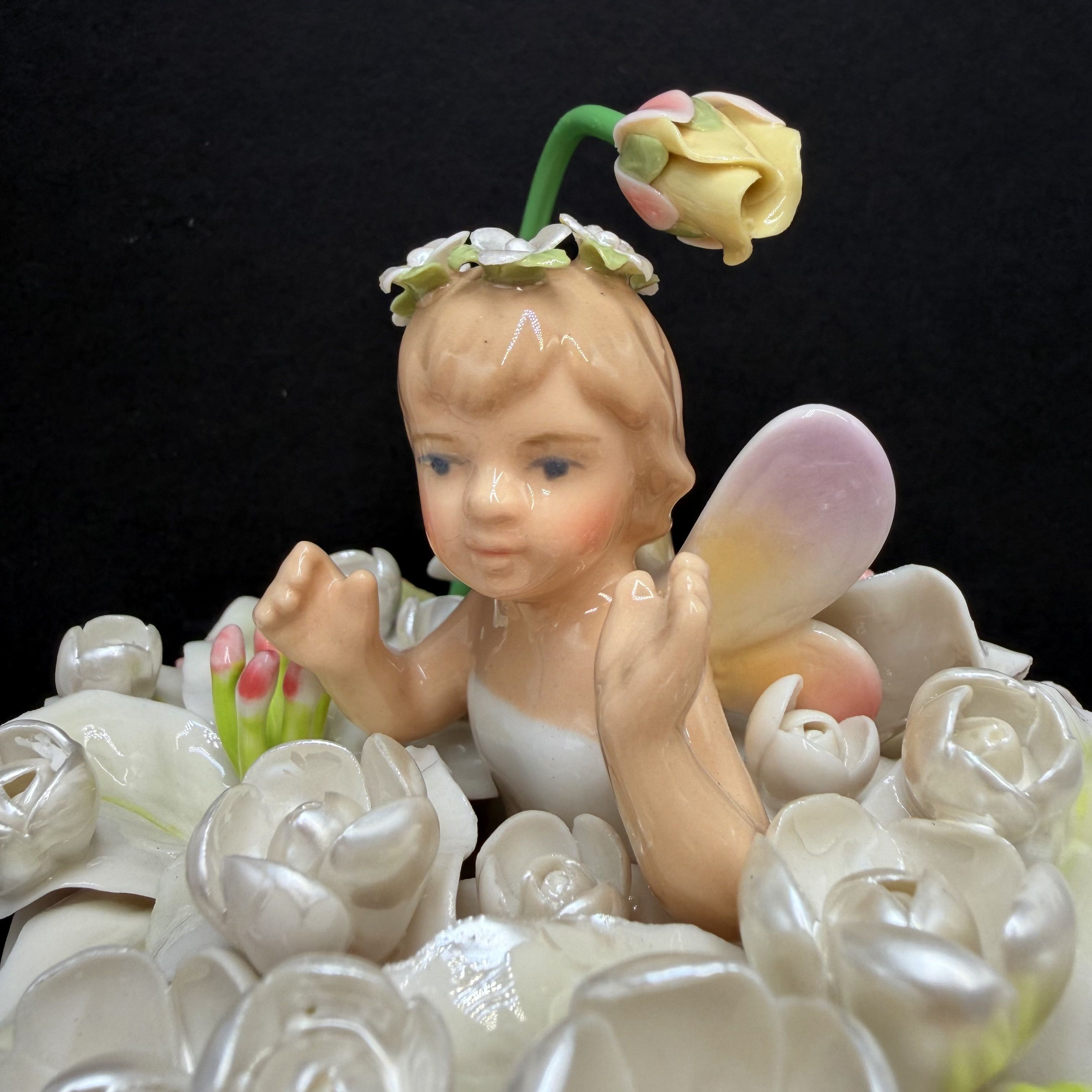 Vintage Pavone Musical Fairy Porcelain Flower Bath Music Box Size ONE SIZE - 2 Thumbnail