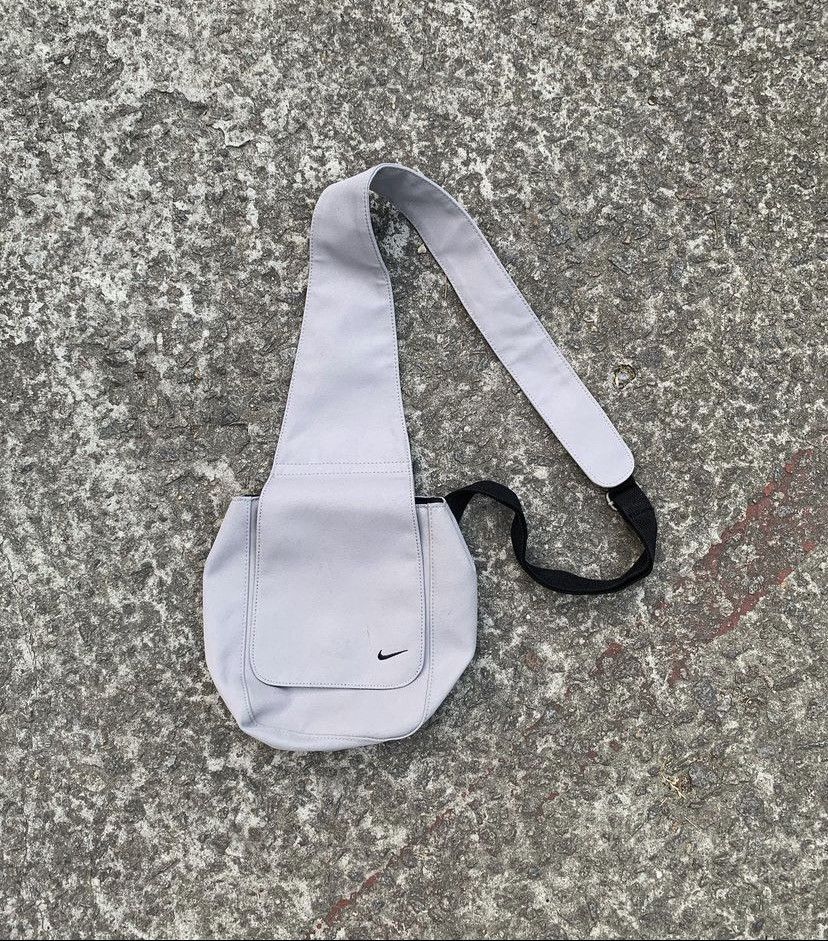 Nike Vintage 90's Nike Sling Bag Gorpcore Y2K Size ONE SIZE - 1 Thumbnail