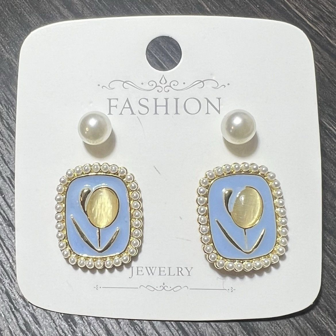 Other 2 Vintage Korean-Style Flower & Classic Faux Pearl Earrings Size ONE SIZE - 1 Thumbnail