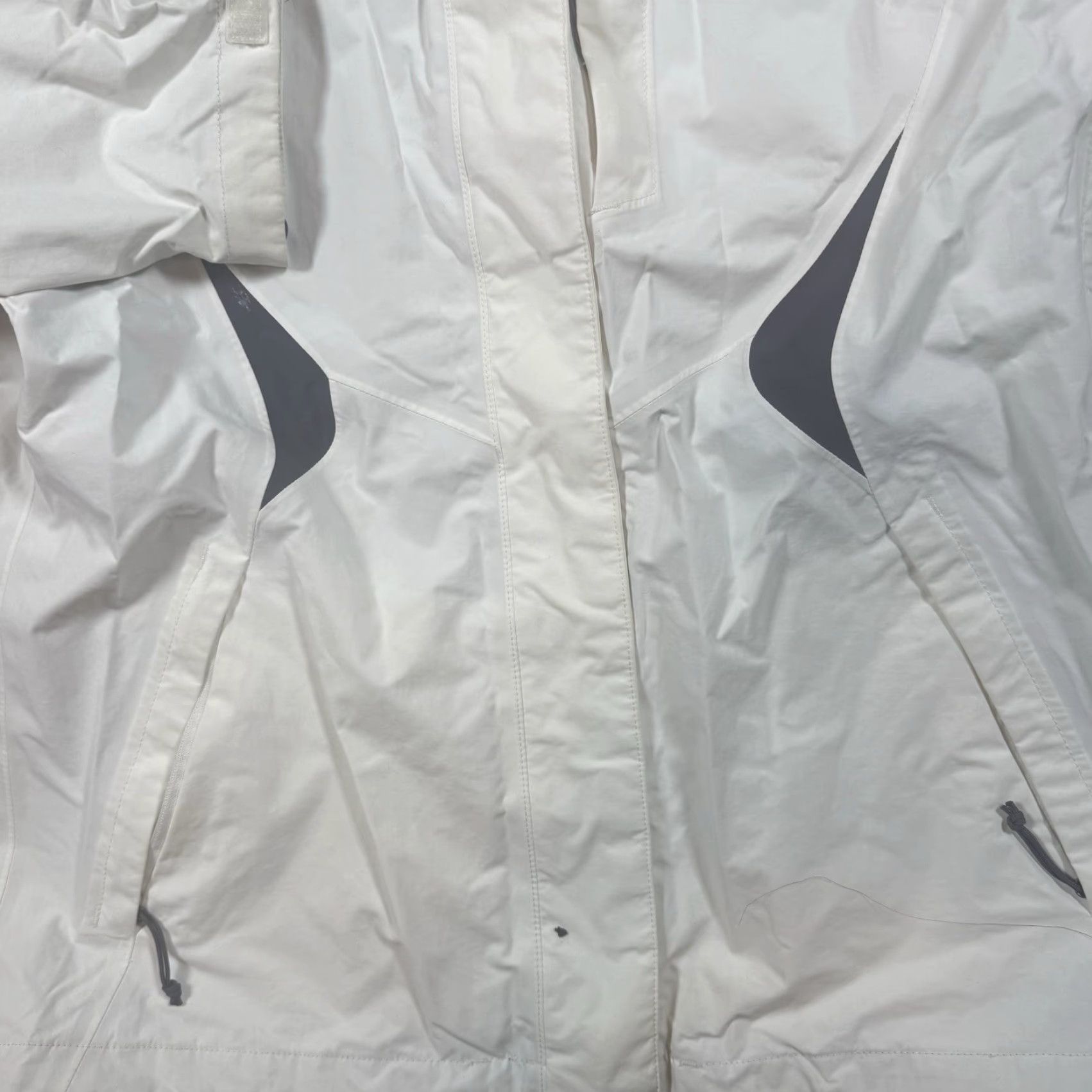 The North Face VINTAGE North Face Hooded Jacket Windbreaker Triclimate White Womens Medium Size M / US 6-8 / IT 42-44 - 3 Thumbnail