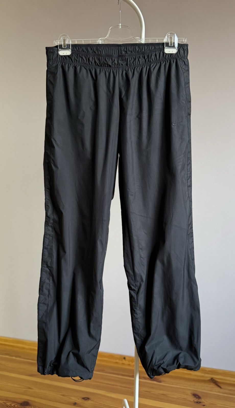 Vintage Vintage Nike Nylon Black Logo Pants Size US 33 - 10 Thumbnail