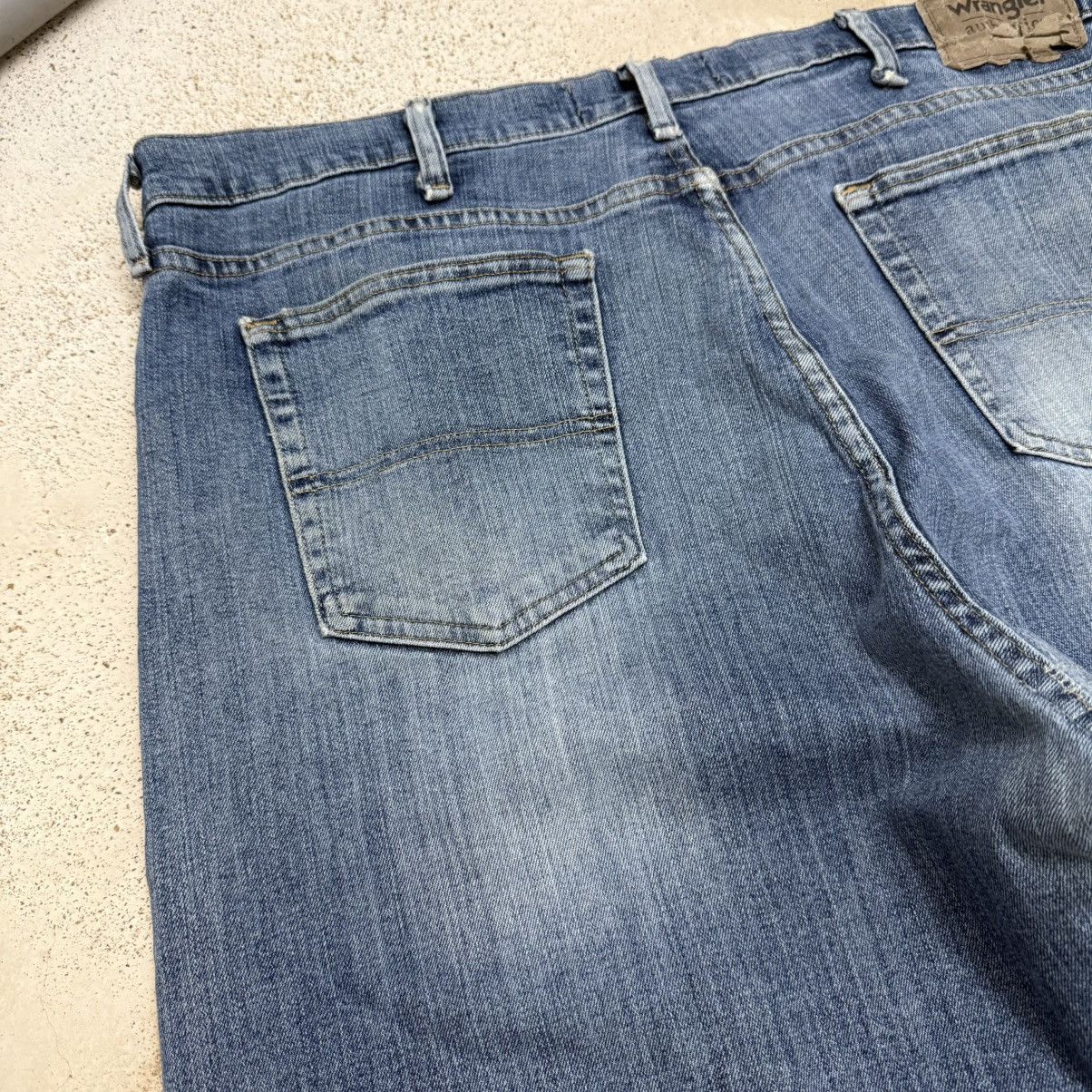 Wrangler Wrangler Authentic Distressed Repair Denim Pants Size US 38 / EU 54 - 12 Thumbnail