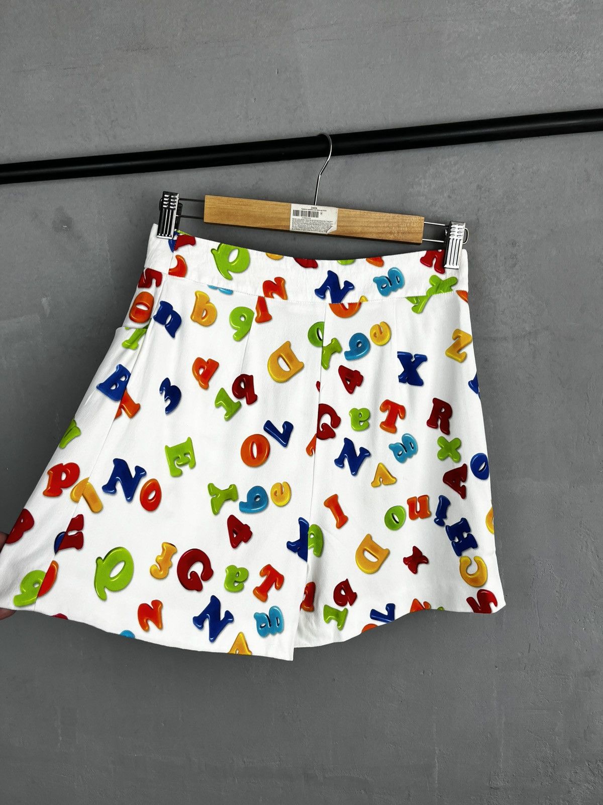 Moschino Moschino shorts Size 27" / US 4 / IT 40 - 9 Thumbnail