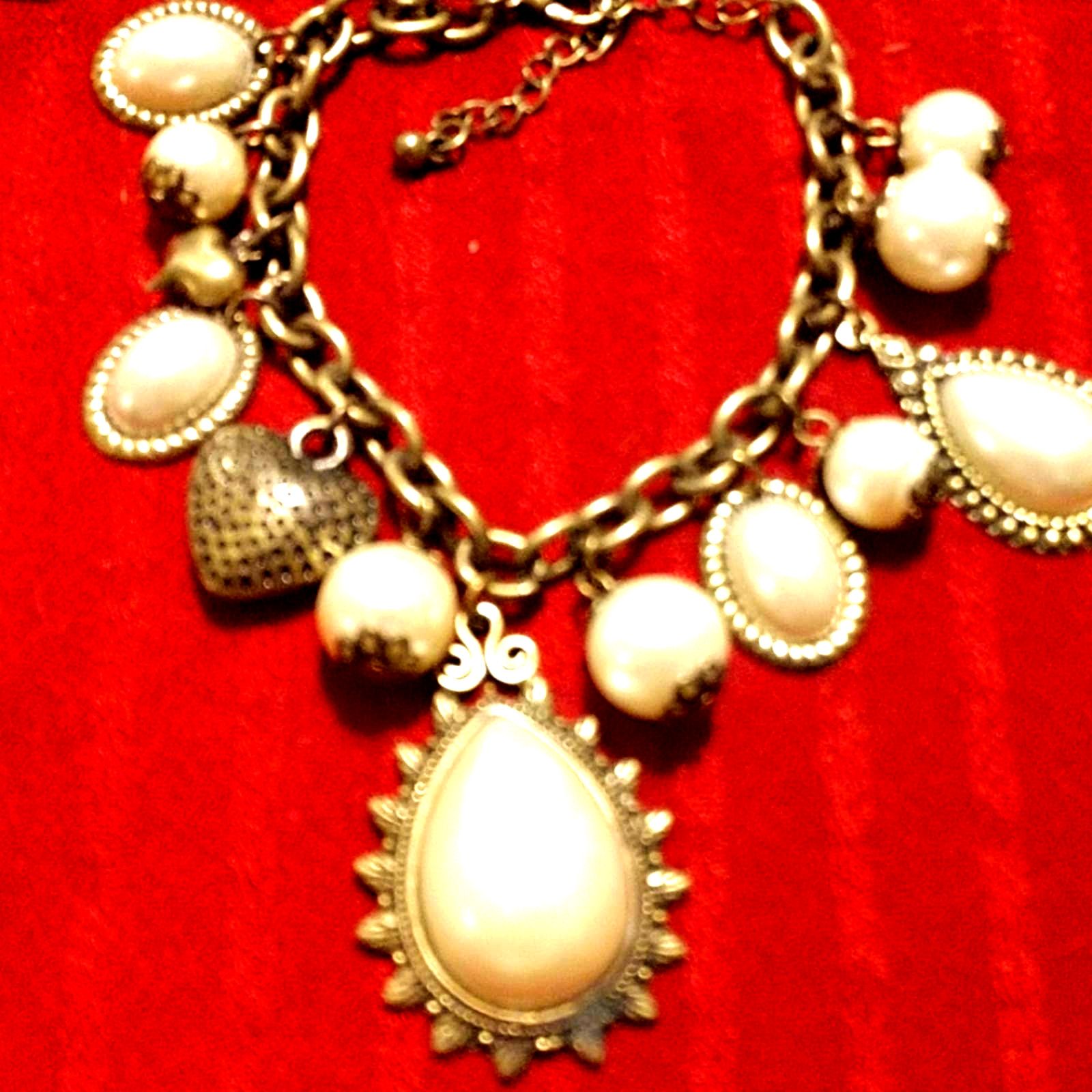 Vintage Beautiful vintage pearl bracelet Size ONE SIZE - 1 Preview