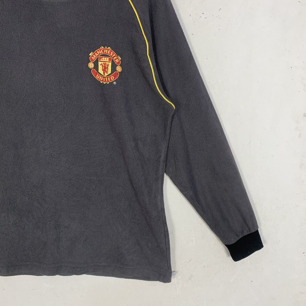 Vintage Vintage Manchester United FootballClub Sportwear Sweatshirt Size US M / EU 48-50 / 2 - 4 Thumbnail