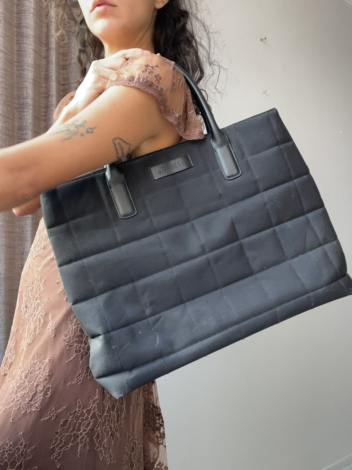 Givenchy Givenchy perfume bag Size ONE SIZE - 2 Thumbnail