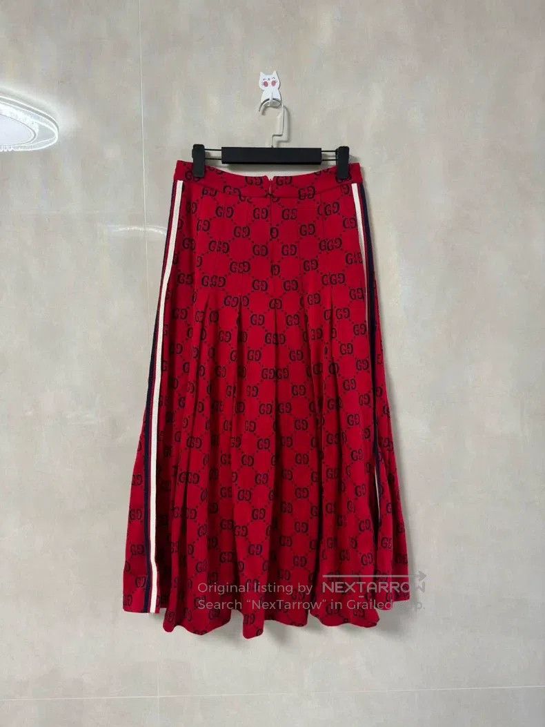 Gucci Gucci SizeL Long skirt with red old flower full print Size 24" / US 00 / IT 34 - 2 Thumbnail
