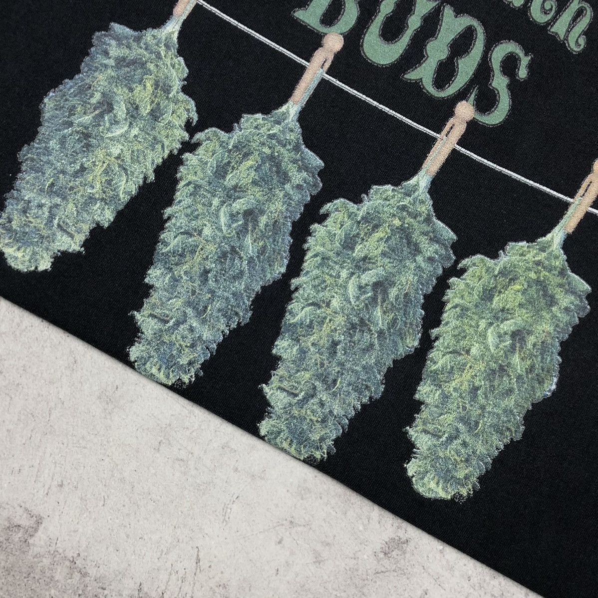 Vintage Hanging With My Buds Weed Graphic Tee Size US XL / EU 56 / 4 - 3 Thumbnail