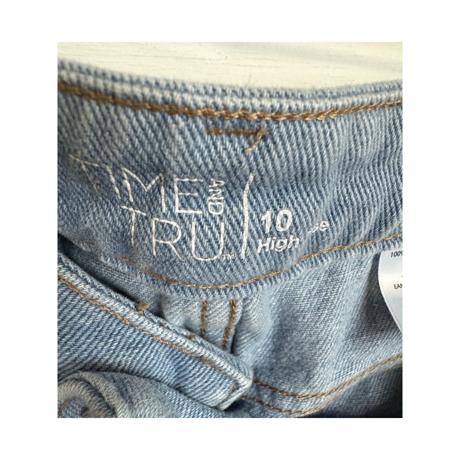 Other Time and Tru Denim Shorts Women's Size 10 Size 32" / US 10 / IT 46 - 3 Thumbnail