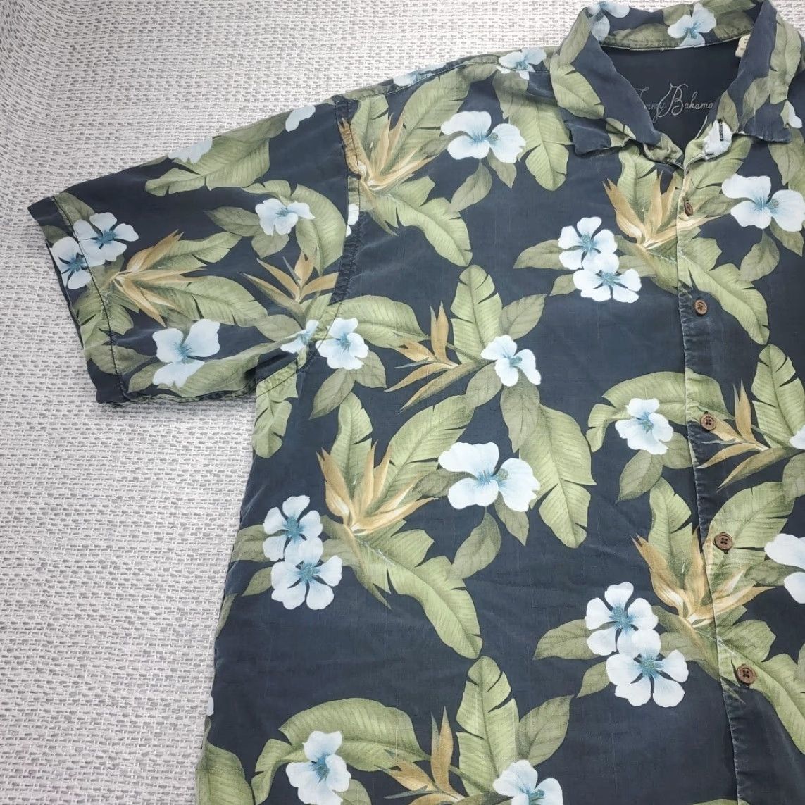 Tommy Bahama VINTAGE Tommy Bahama Hawaiian Shirt Mens 2XL Floral Tropical Button-Up 100% Silk Silk Shirt Men’s Short Sleeve Casual Beach Size US XXL / EU 58 / 5 - 3 Thumbnail