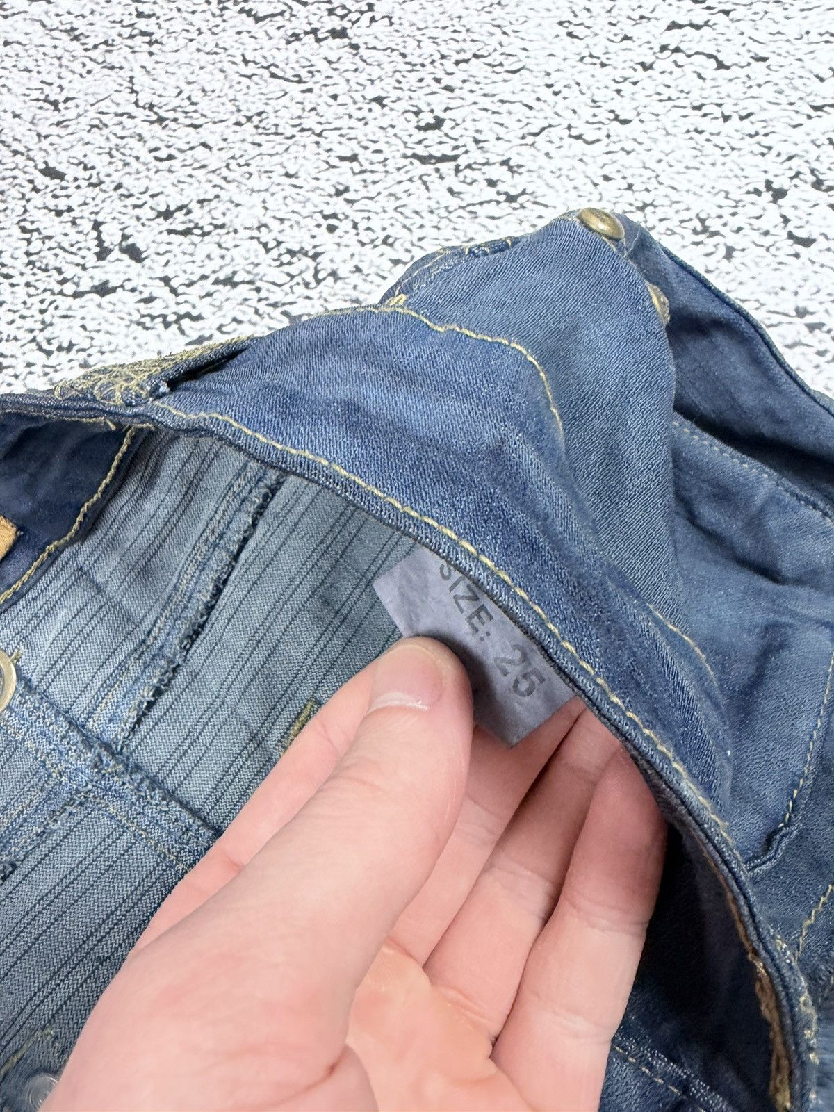 Japanese Brand Vintage Y2K Denim Cargo Mini Skirt Low Rise Distressed Size 25" / US 0 / IT 36 - 4 Thumbnail