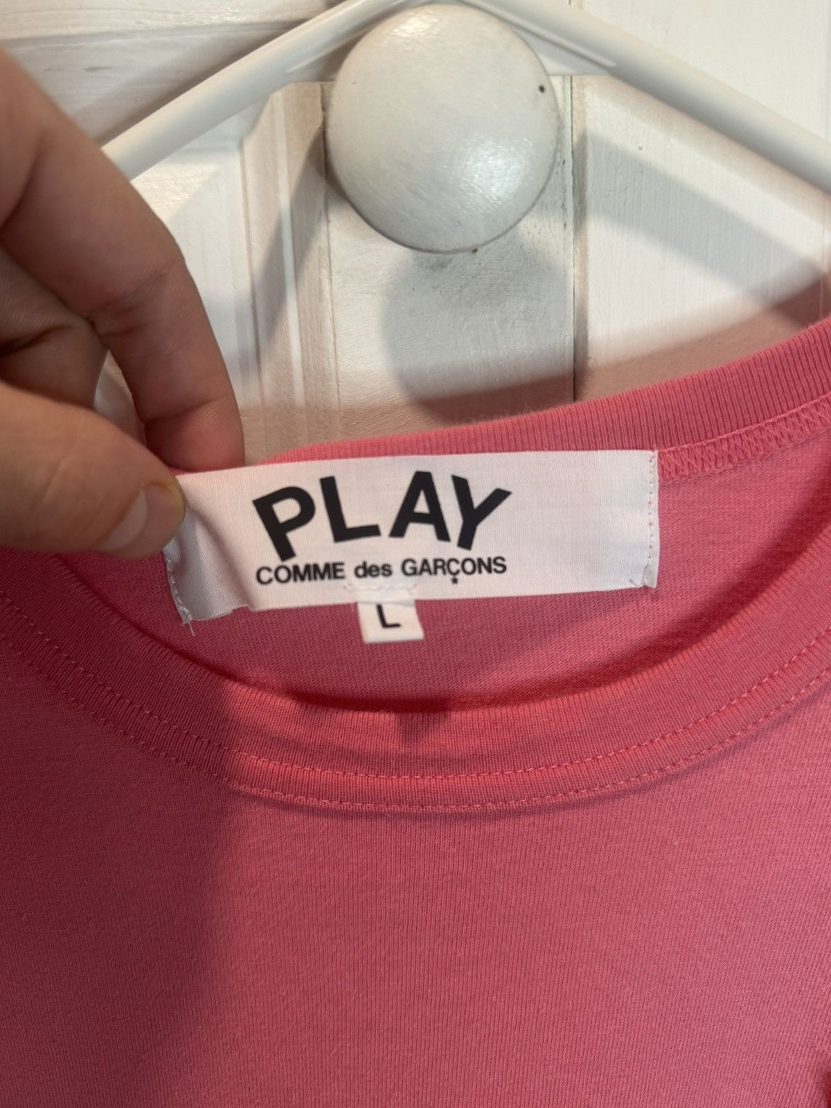 Comme des Garcons Comme des Garçons PLAY pastelle red emblem shirt ‘pink’ Size US L / EU 52-54 / 3 - 4 Thumbnail