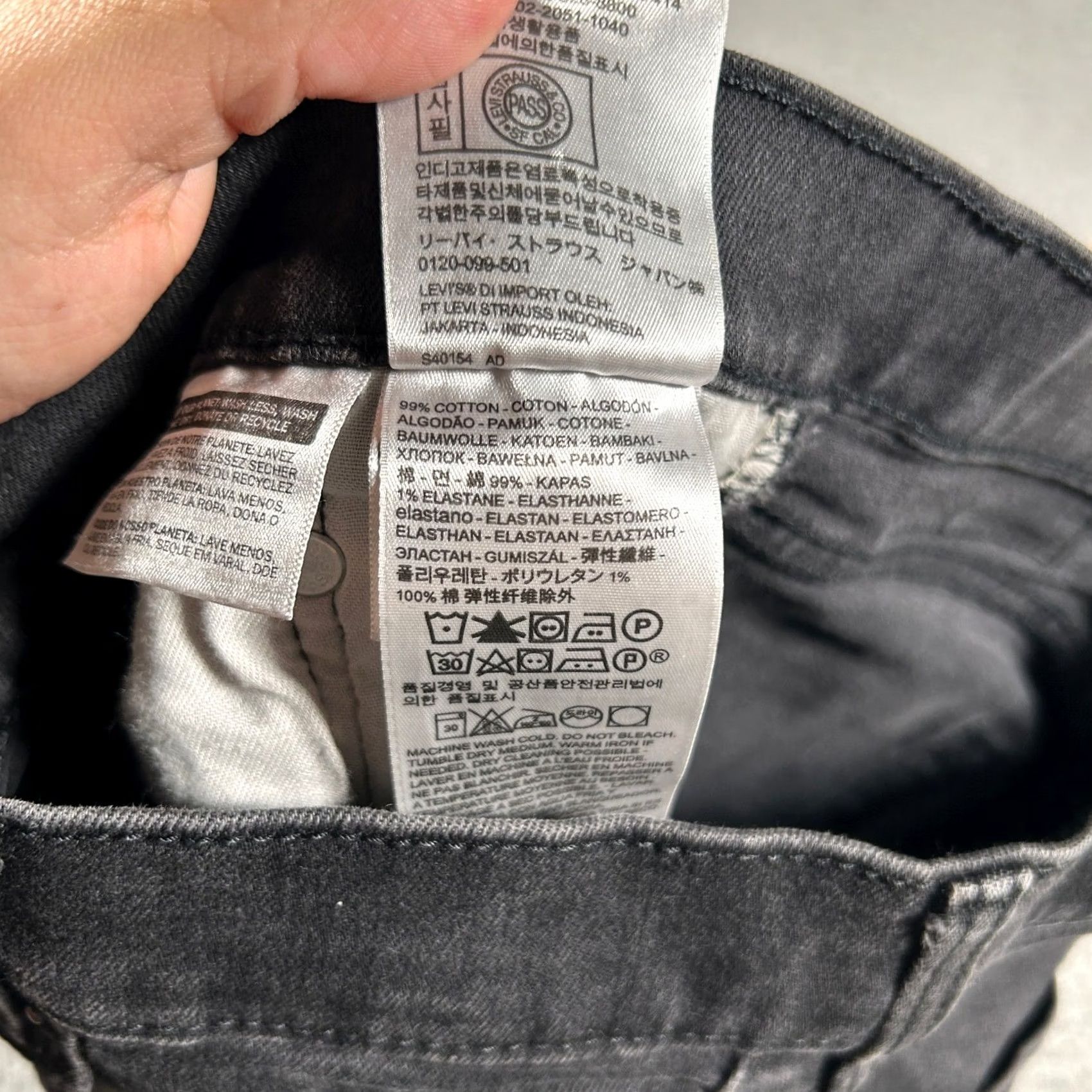 Levi's Levi's 512 Jeans Mens 28x28 Black Slim Tapered Distressed Denim Grunge Skater Zipper Logo Pockets Stretch Comfort Regular Inseam 28 Mens Jeans Size US 28 / EU 44 - 4 Thumbnail