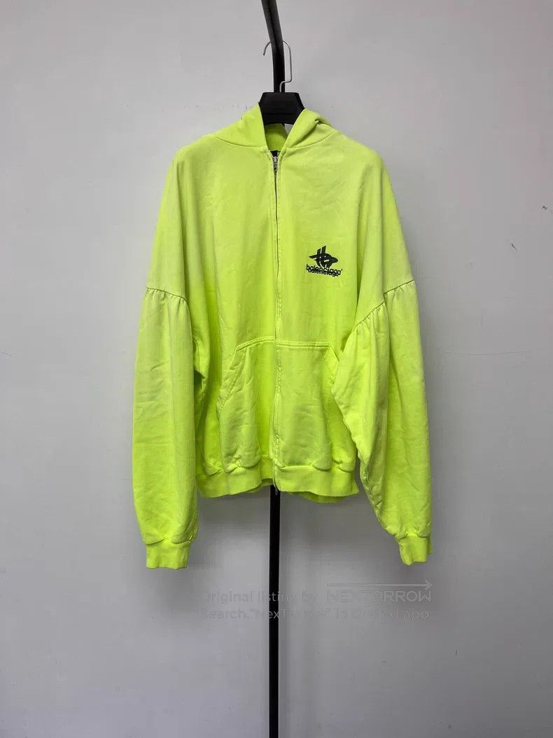 Balenciaga Balenciaga Solid Color Alphabet Logo Printed Hooded Zip-Up Size US M / EU 48-50 / 2 - 1 Thumbnail