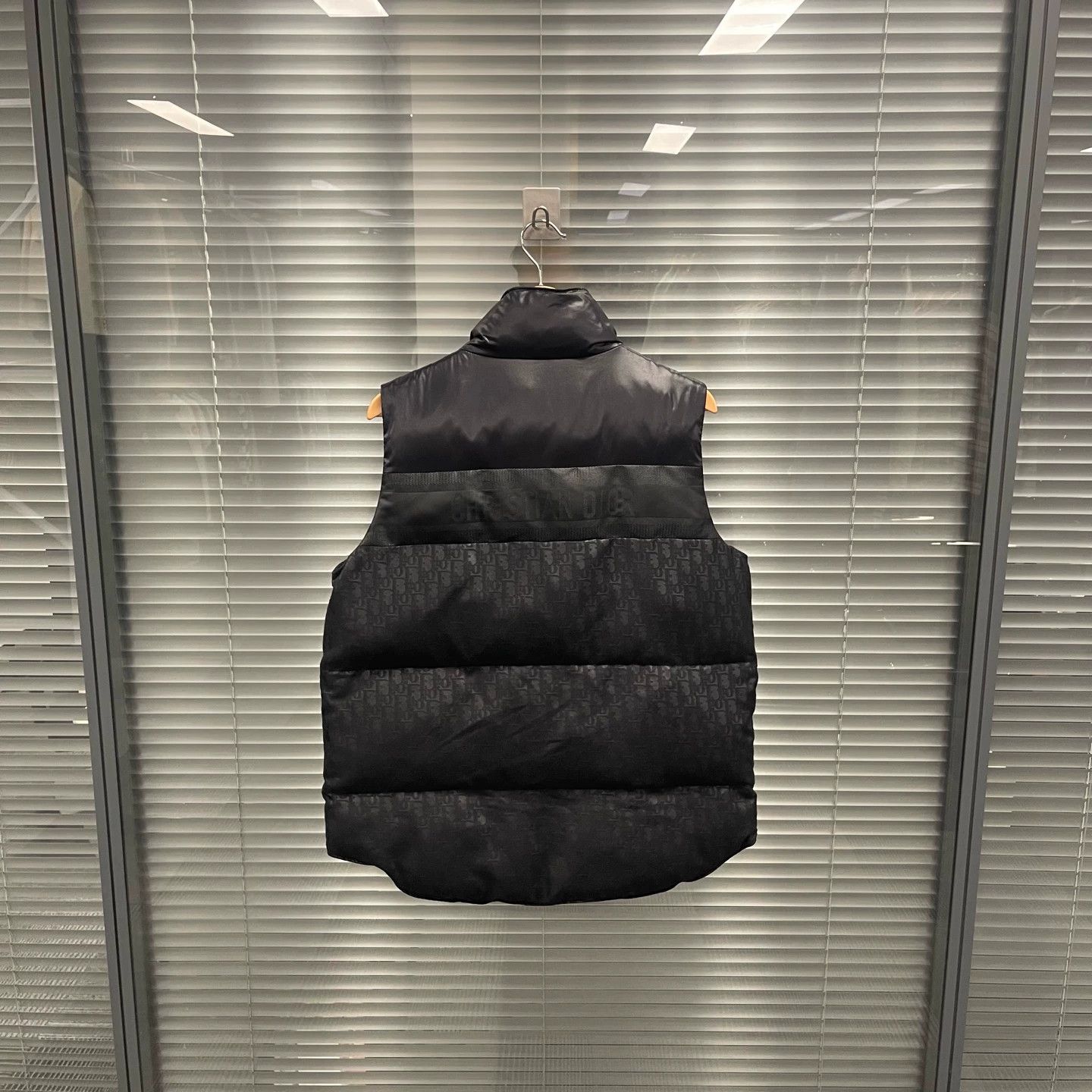 Dior Dior Limited Oblique Puffer Vest M Size M / US 6-8 / IT 42-44 - 2 Thumbnail