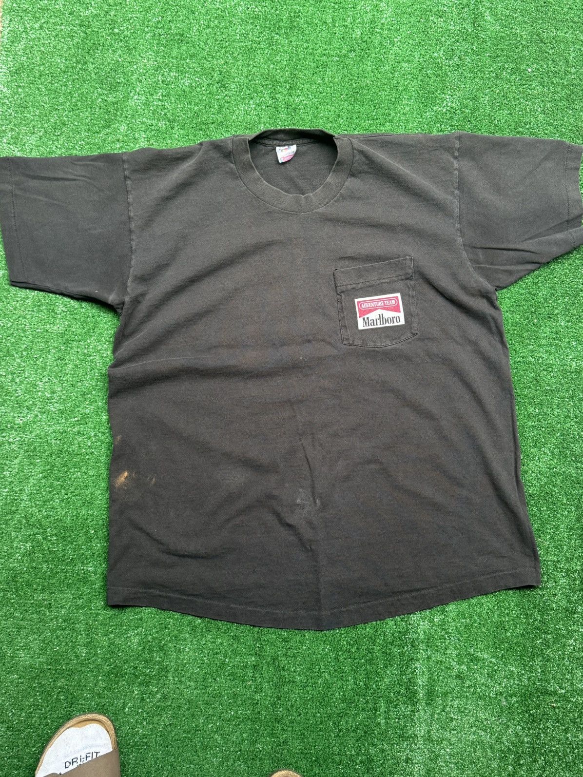 Vintage 90’s Marlboro Snake Pass T-Shirt Size US XL / EU 56 / 4 - 5 Thumbnail