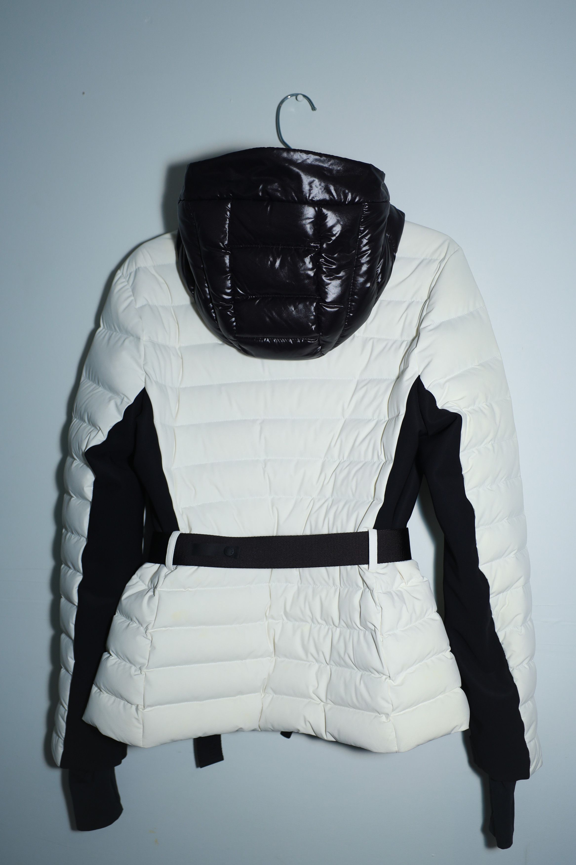Moncler Moncler Bruche Giubbotto White Hooded Ski Jacket – Size M Size M / US 6-8 / IT 42-44 - 2 Thumbnail