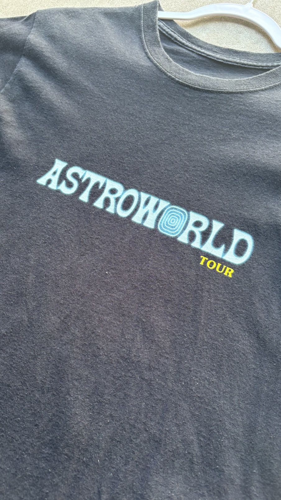 Travis Scott 🖤TRAVIS SCOTT ASTROWORLD TOUR💛 TEE Size US S / EU 44-46 / 1 - 4 Thumbnail