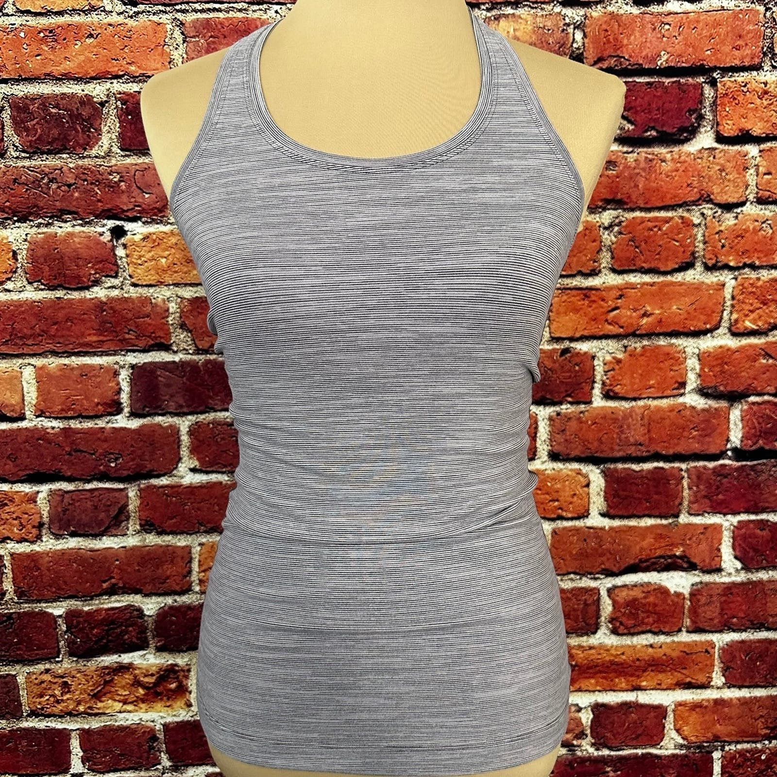 Lululemon Lululemon Tank Top Size S / US 4 / IT 40 - 1 Thumbnail