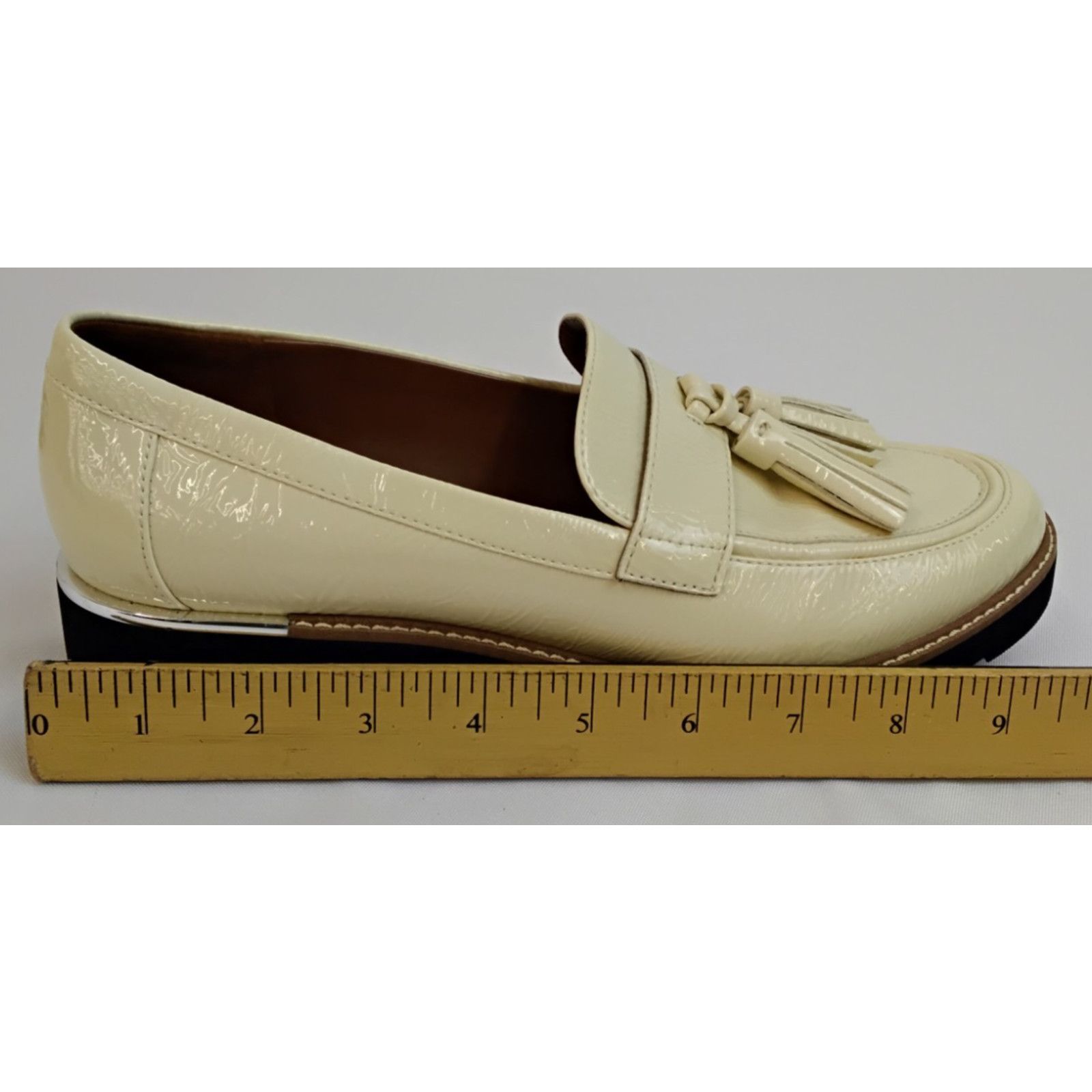 Franco Sarto Franco Sarto Patent Leather Tassel Loafers Women's 8.5 Ivory Size US 8.5 / IT 38.5 - 12 Thumbnail