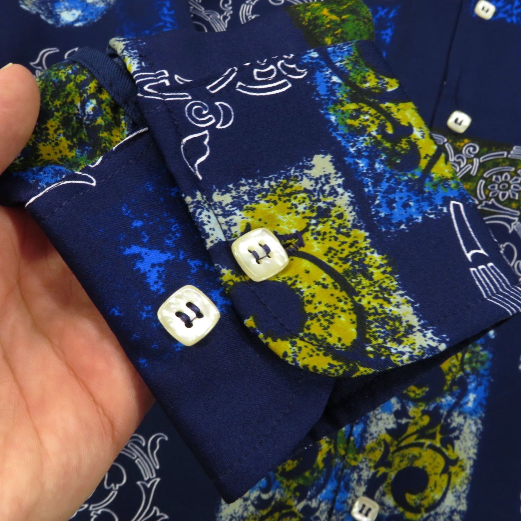 Vintage VTG D'Avila Shirt Medium Mens Butterfly Dagger Collar 70s Hawaiian Button-Up Blue Size US M / EU 48-50 / 2 - 7 Thumbnail