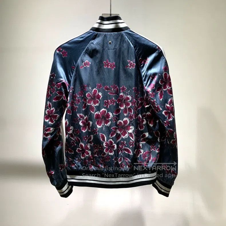 Valentino Valentino Silk jacket top coat Size M / US 6-8 / IT 42-44 - 2 Thumbnail