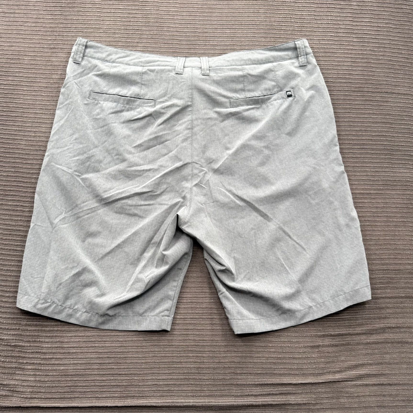 TravisMathew Travis Mathew Shorts Mens 38 Gray Stretch Golf Lightweight Casual Performance Mens Size US 38 / EU 54 - 2 Thumbnail