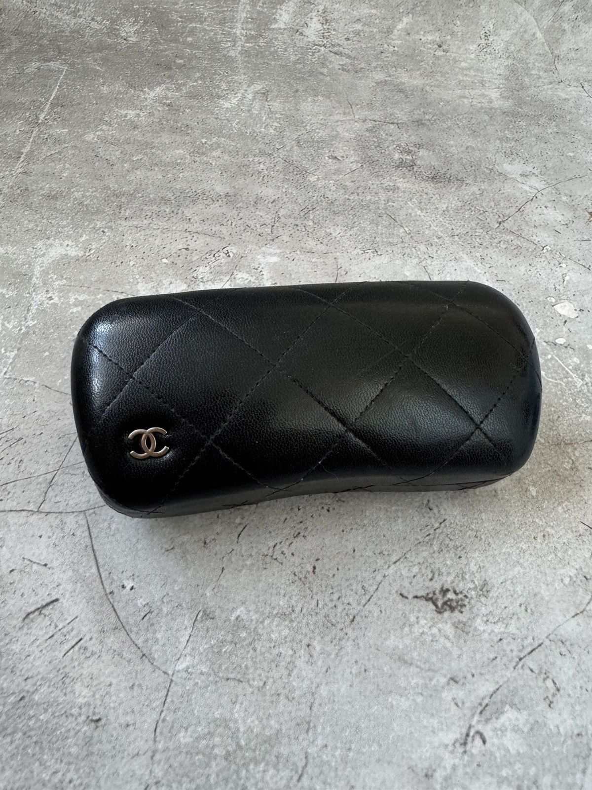 Chanel Chanel Black Frame Quilted CC Logo Sunglasses 5189 Size ONE SIZE - 8 Thumbnail