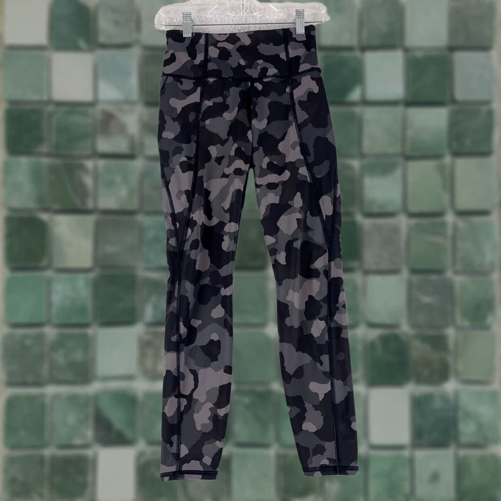 Athleta Athleta Leggings Womens XXS Black Lightning Camo 7/8 Tights Yoga Pull On Size 24" / US 00 / IT 34 - 1 Thumbnail