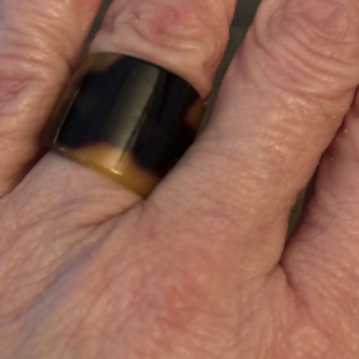 Vintage Vintage lucite tortoise shell cuff ring Size ONE SIZE - 2 Thumbnail