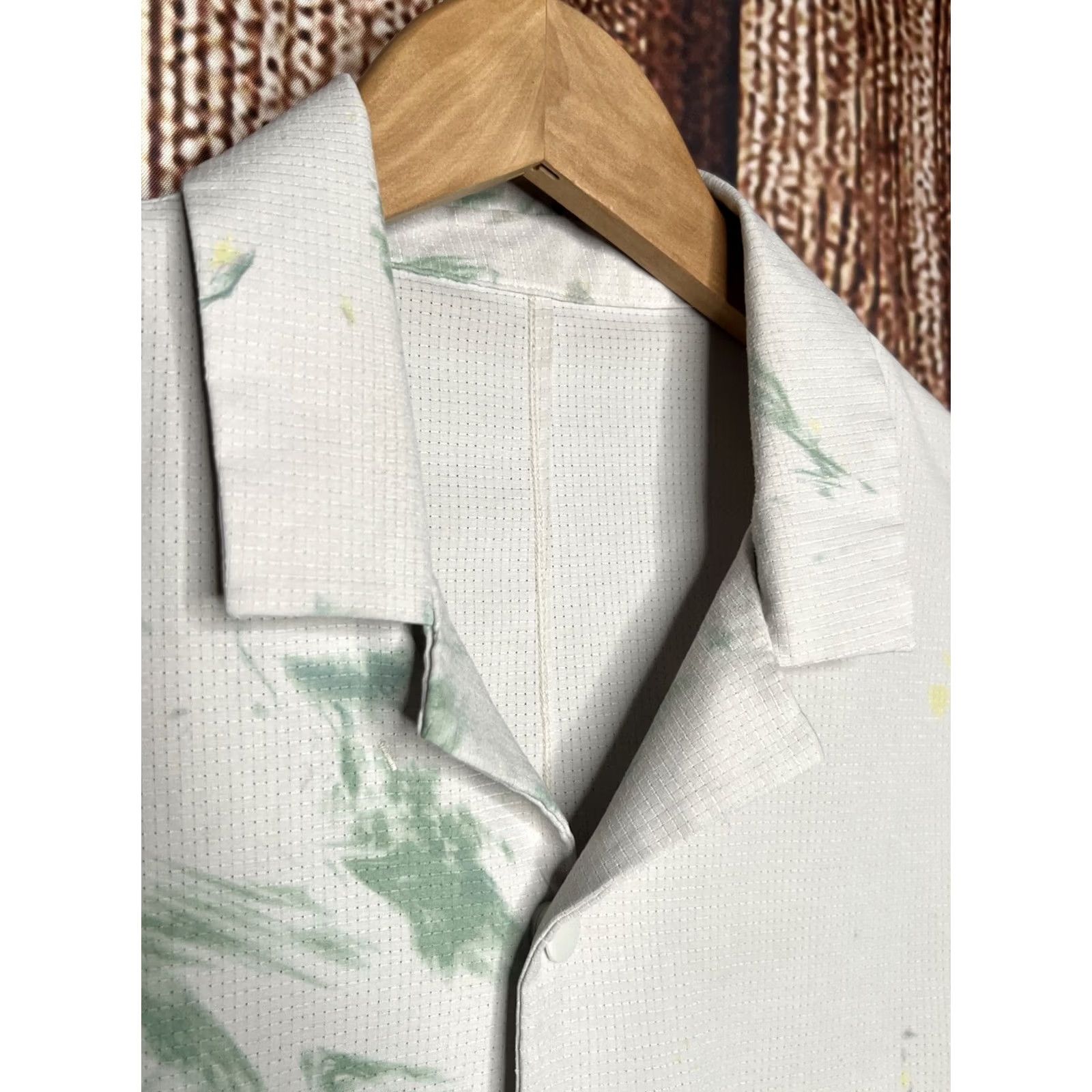 Lululemon Lululemon Shirt Mens Medium Airing Easy Camp Collar Snap Performance Button Up Size US L / EU 52-54 / 3 - 2 Thumbnail