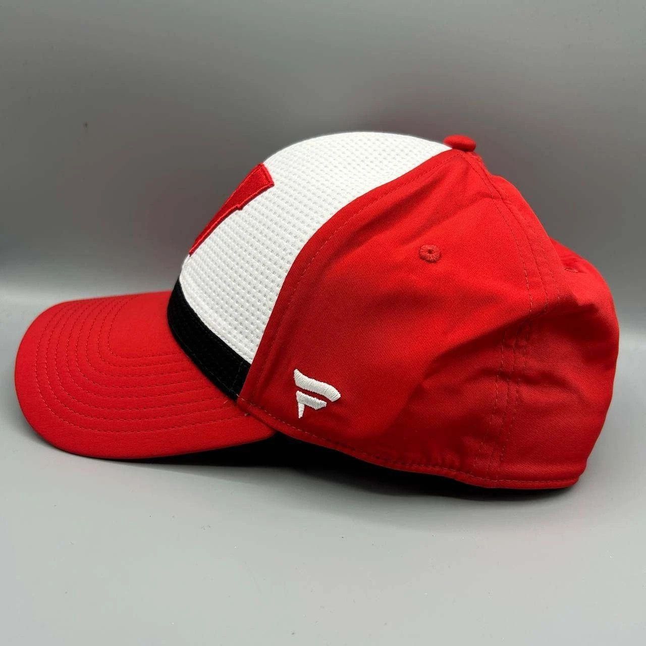 Other Wisconsin Badgers M-L Embroidered Fanatics Stretch Fitted Size ONE SIZE - 7 Thumbnail