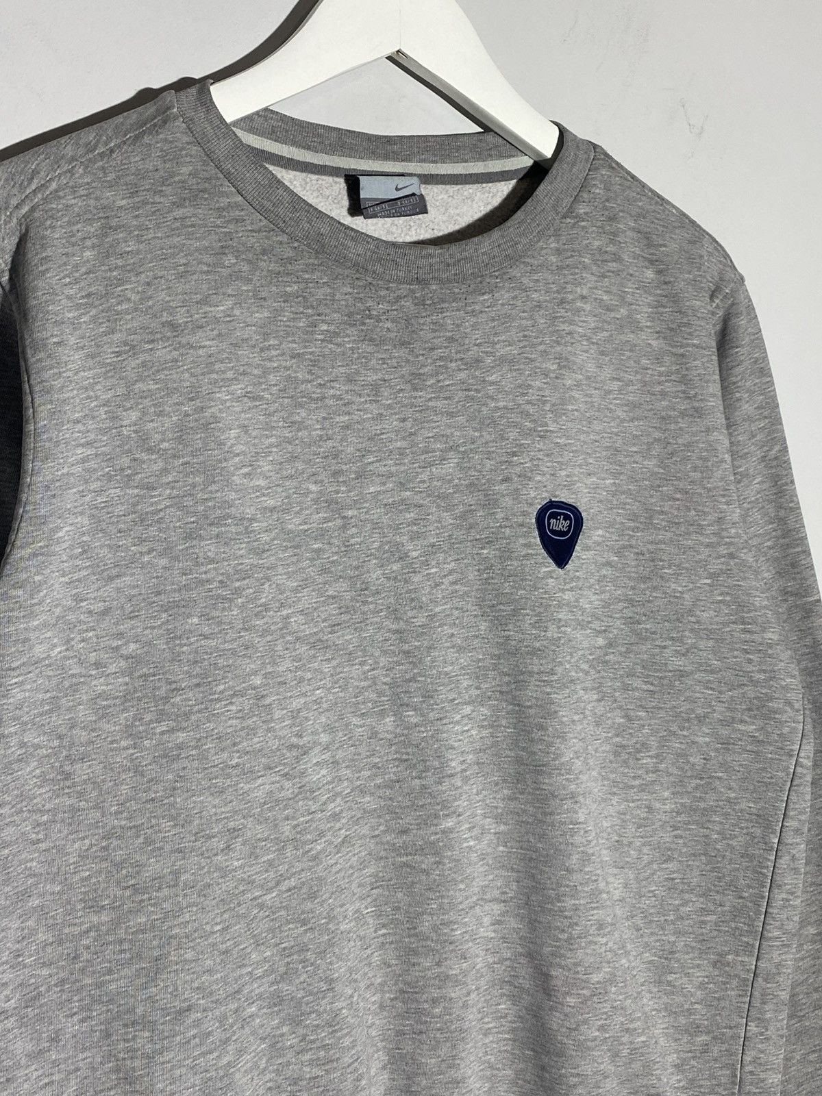Nike 🔥 VINTAGE 00s NIKE CREWNECK SWEATSHIRT GREY Y2K ESSENTIALS Size US M / EU 48-50 / 2 - 2 Thumbnail