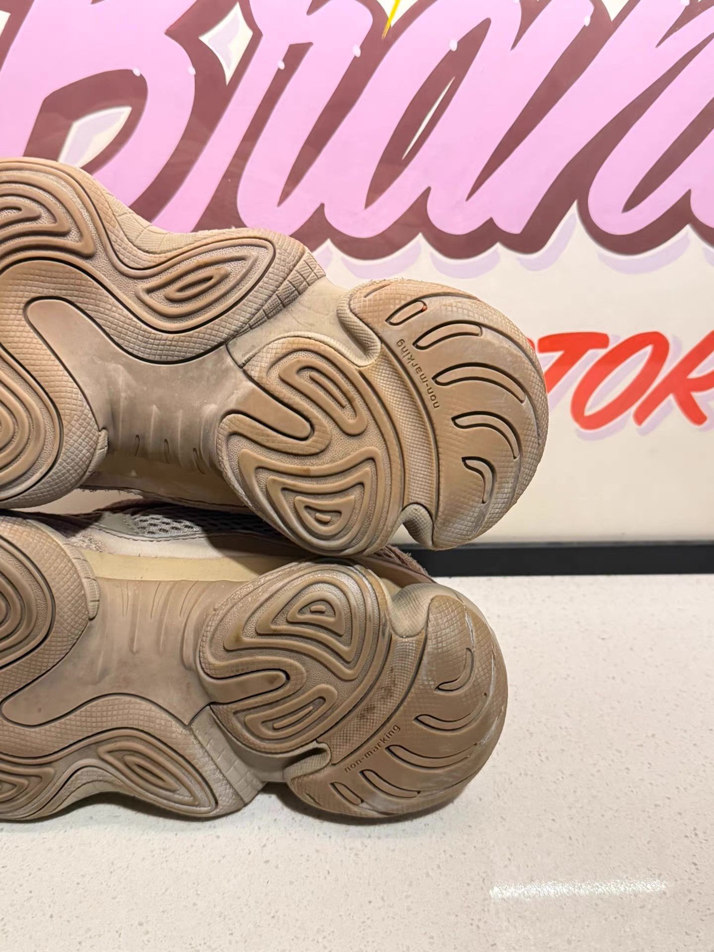 Adidas adidas Originals Yeezy 500 low-top dad shoes。 Ｑ20 Size US 9 / EU 42 - 5 Thumbnail
