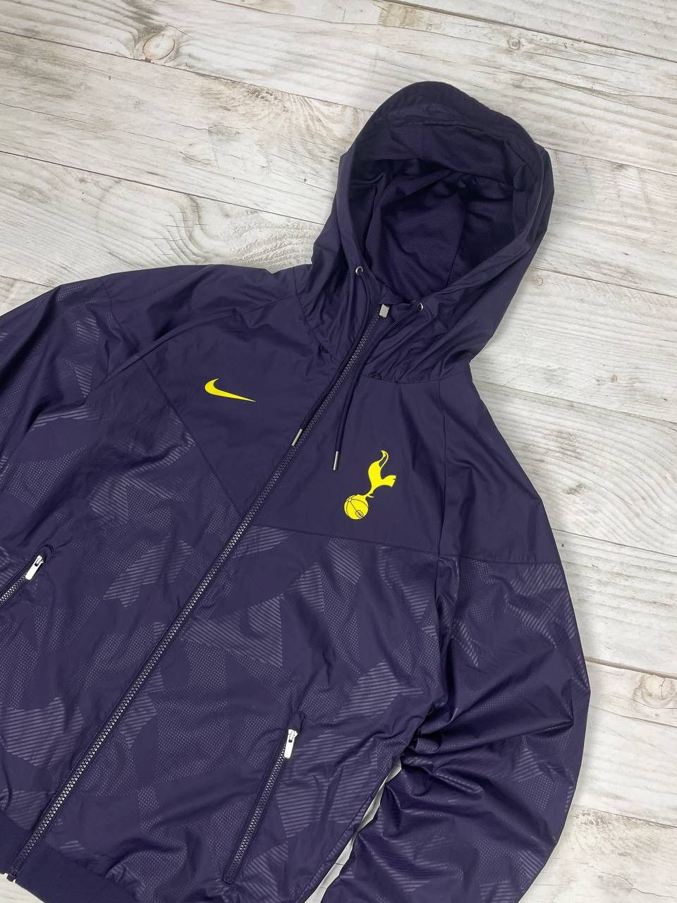 Nike Nike Tottenham Hotspur Windrunner 2017 2018 Soccer Jacket Size US S / EU 44-46 / 1 - 2 Thumbnail