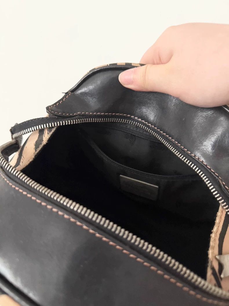 Vivienne Westwood Vivienne Westwood Black and white imprints Silver Saturn O Size ONE SIZE - 8 Thumbnail