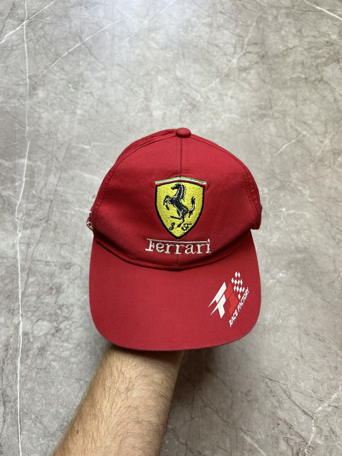 Casquette trucker brodée Lucky Strike vintage - France