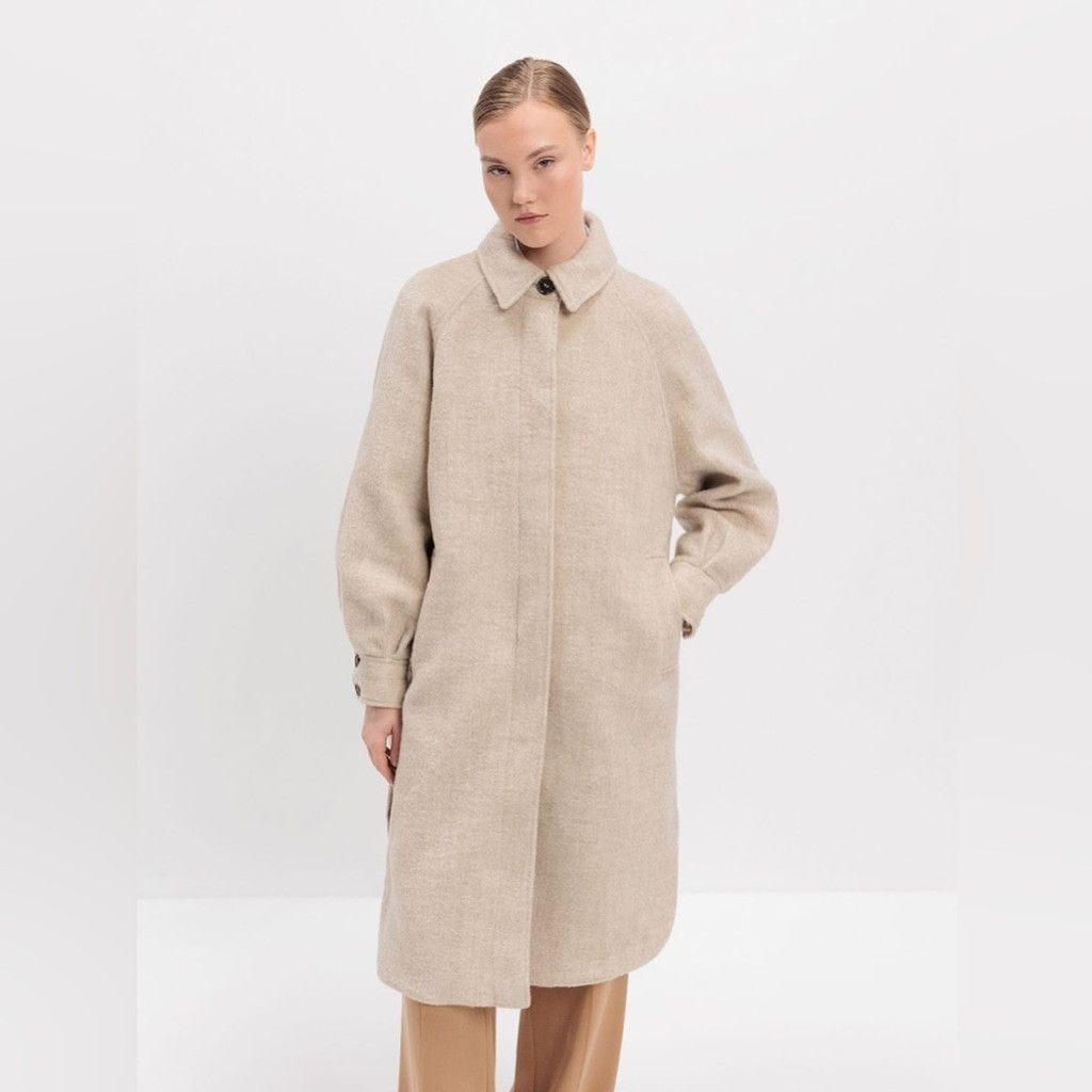 H&M H&M Beige Oversized Wool Blend Coat Size XS Size XS / US 0-2 / IT 36-38 - 1 Thumbnail
