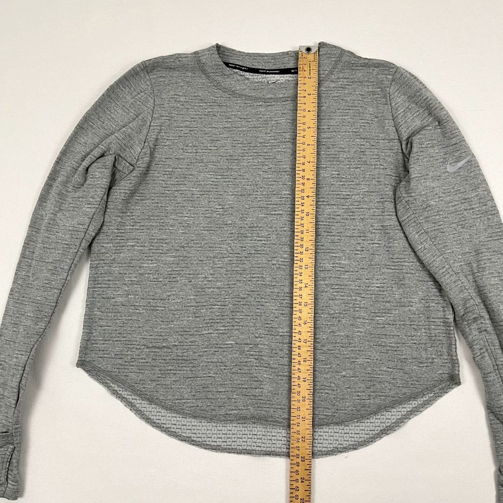 Nike **Women's Medium Nike Dri-Fit Element Grey Long Sleeve Crop Top** User: **Women's Medium Nike Dri-Fit Element Gray Long Sleeve Cropped Shirt** Size M / US 6-8 / IT 42-44 - 4 Thumbnail