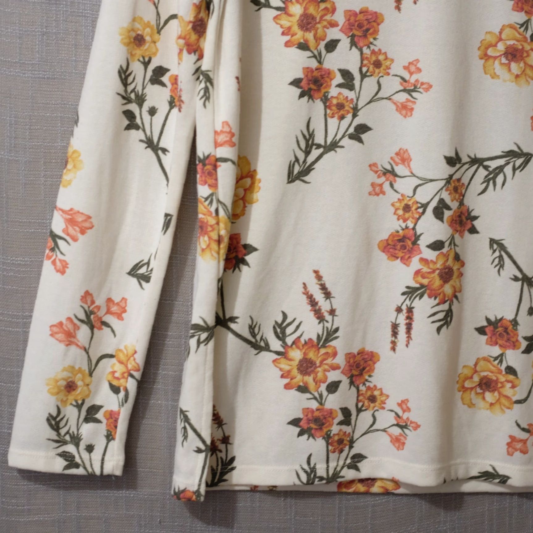 Vintage **Angels Forever Young Floral Women's Pullover Sweatshirt S** User: Vintage Angels Forever Young Floral Women's Pullover Sweatshirt S Size S / US 4 / IT 40 - 3 Thumbnail