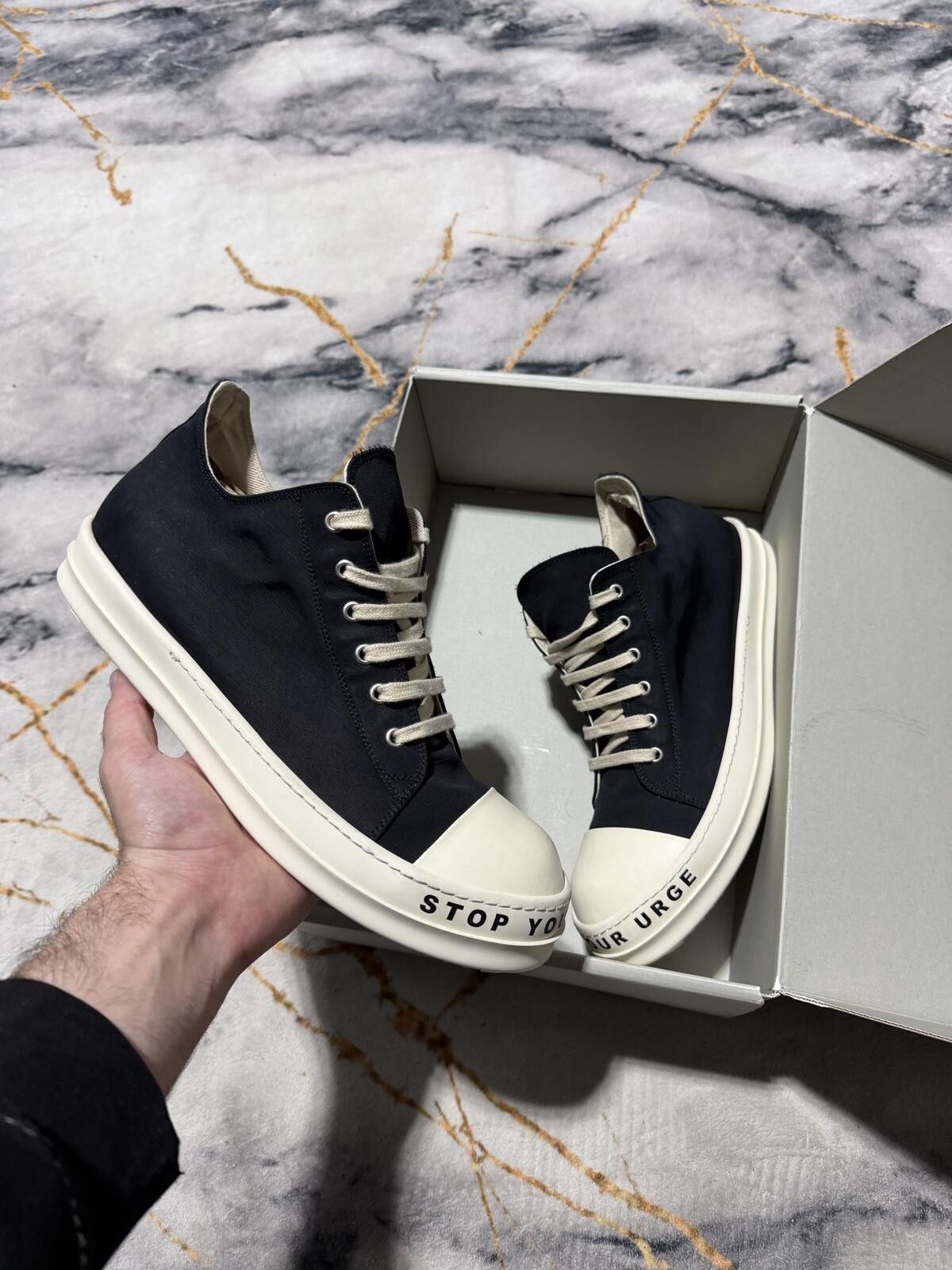 Rick Owens Rick Owen’s EDFU DRKSHDW Ramone Low ‘Stop Your Breath’ Black Size US 11 / EU 44 - 1 Thumbnail
