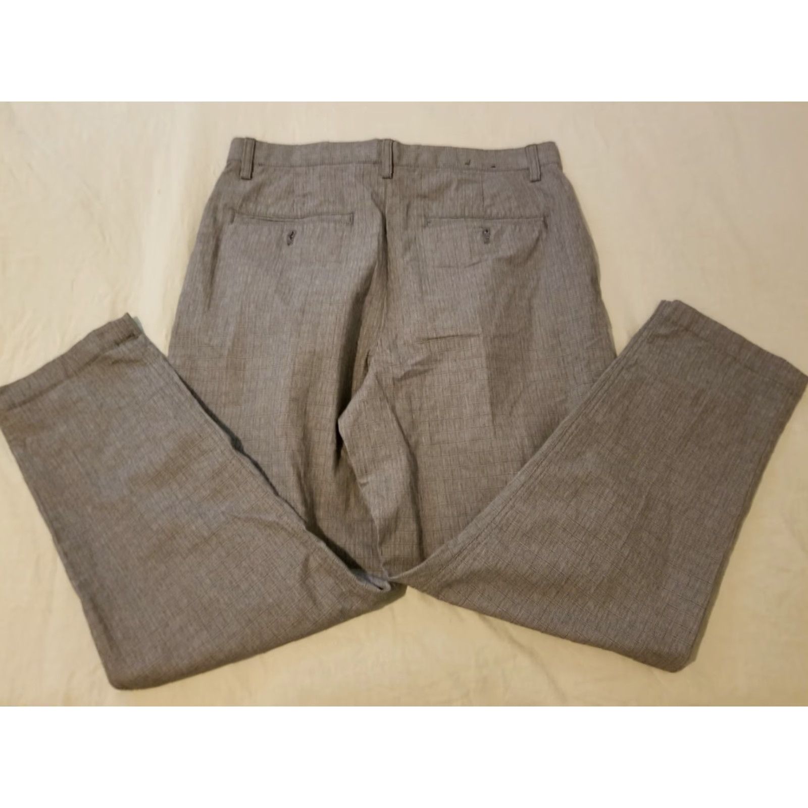 Banana Republic Banana Republic Khaki Dress Pants Gray Cotton 32x30 32x27 Pants Mens Regular Inseam 30 Chino Trouser Slack Dress Pants Size US 32 / EU 48 - 2 Thumbnail