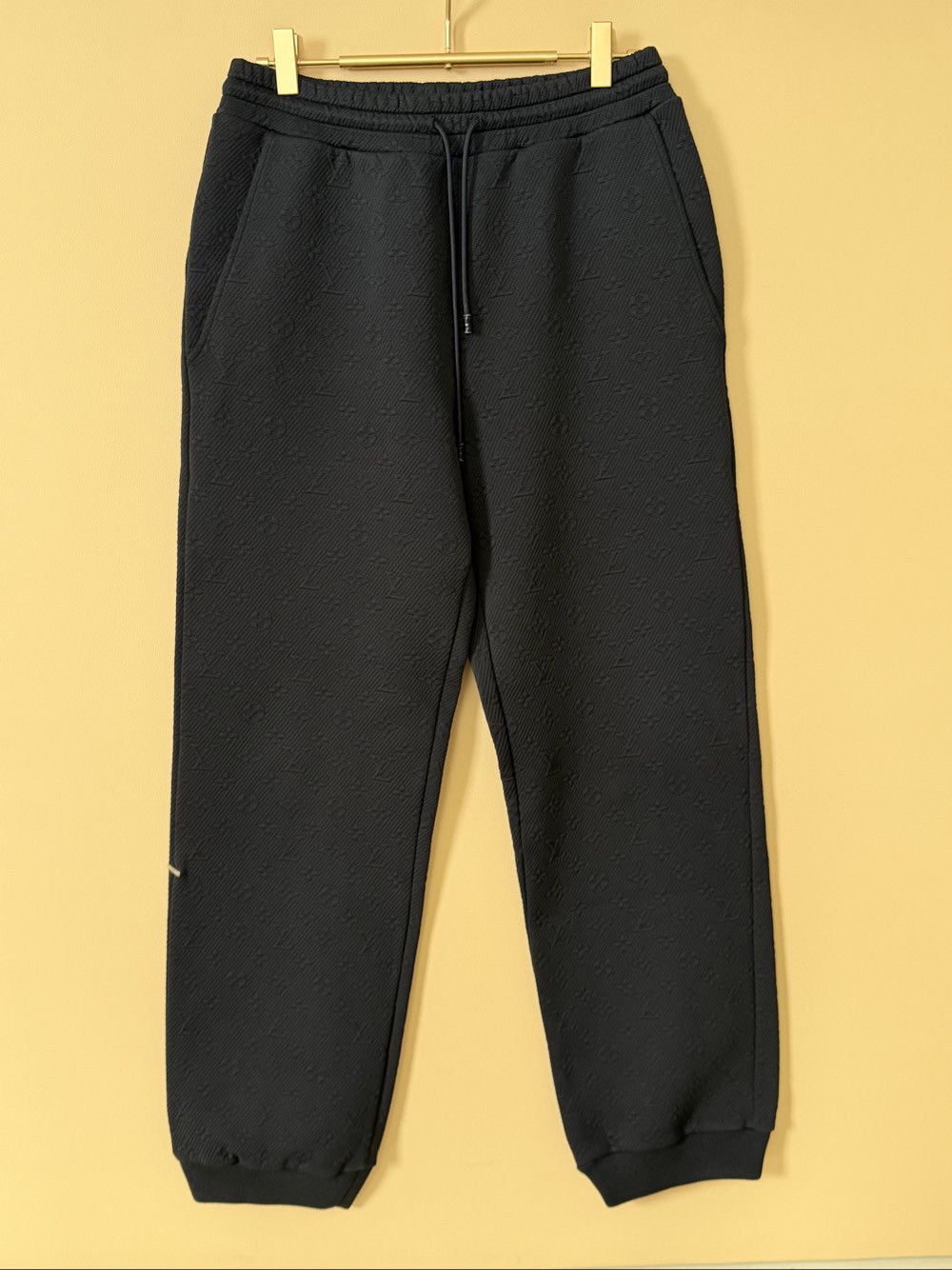 Louis Vuitton Louis Vuitton Embossed Monogram Sweatpants Size M Size US 32 / EU 48 - 1 Thumbnail