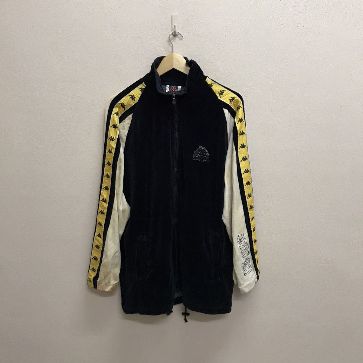Kappa × Vintage Vintage 90s Kappa Side Tape Velvet Jacket Sweater Size US L / EU 52-54 / 3 - 15 Thumbnail