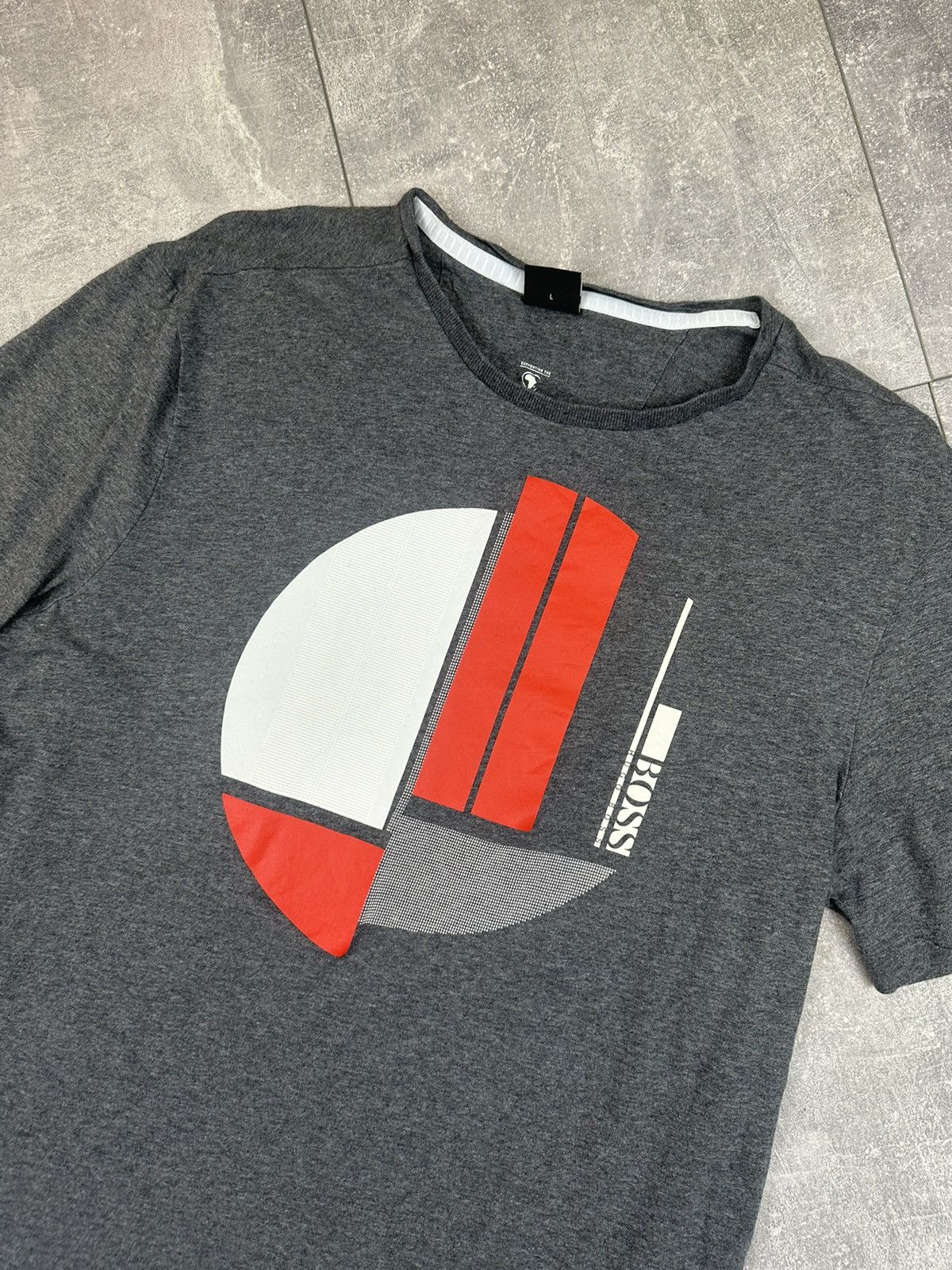 Hugo Boss Hugo Boss Luxury Overprint Logo Tee Size US L / EU 52-54 / 3 - 3 Thumbnail