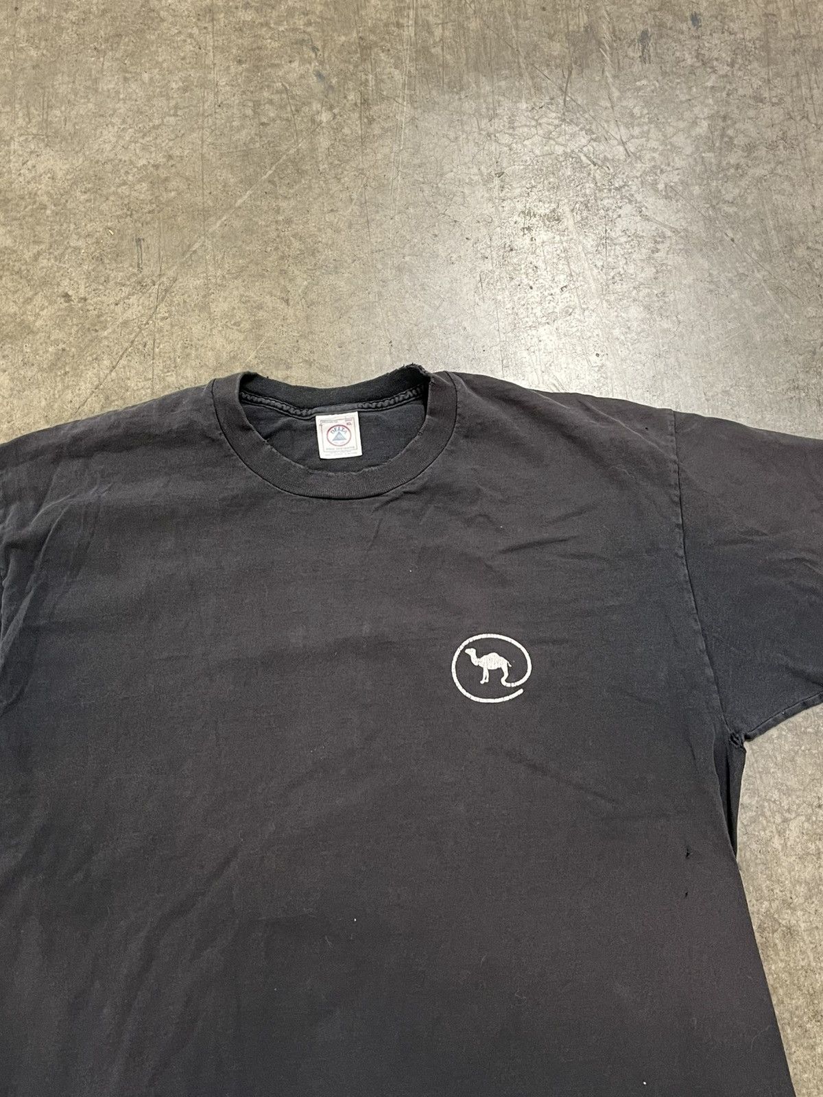 Camel × Japanese Brand × Vintage Vintage sun faded 90s camel cigarettes tee shirt rare Size US XL / EU 56 / 4 - 9 Thumbnail