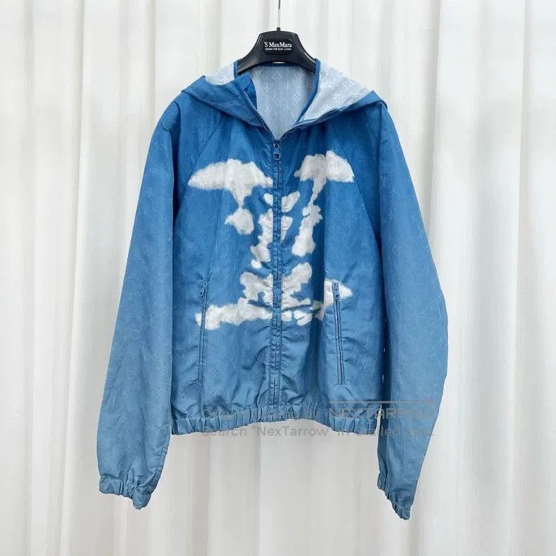 Louis Vuitton Louis Vuitton Blue Cloud Print Jacket. Size US M / EU 48-50 / 2 - 1 Thumbnail
