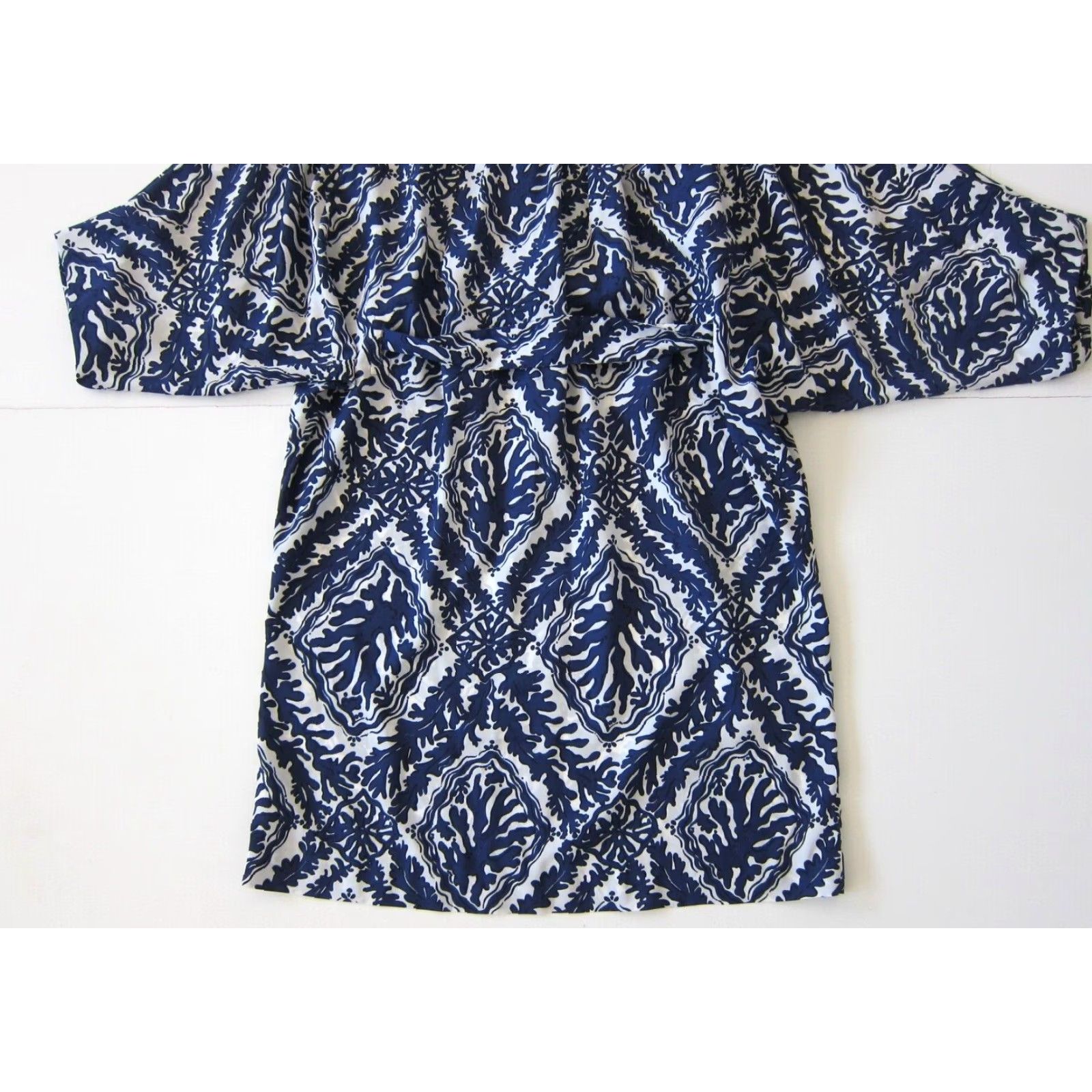 Lilly Pulitzer Lilly Pulitzer Blue White Floral V-Neck 3/4 Sleeve Beaded Tunic Shirt Dress S Size S / US 4 / IT 40 - 6 Thumbnail